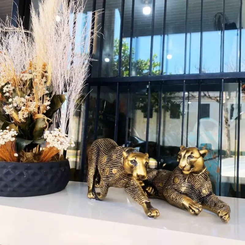 Estatueta Casal Leopardo Dourado Envelhecido
