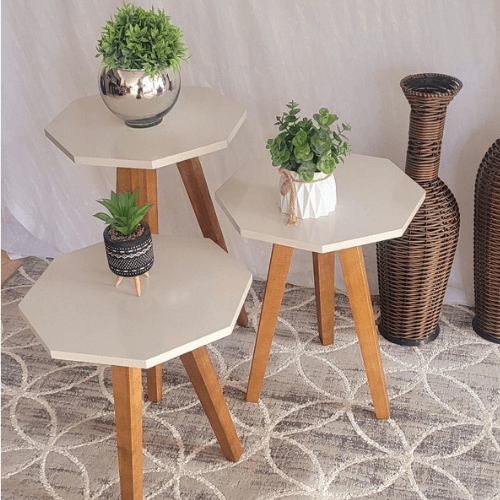 Trio de Mesas Geométricas na cor Off White Pé Trapézio Amendoa