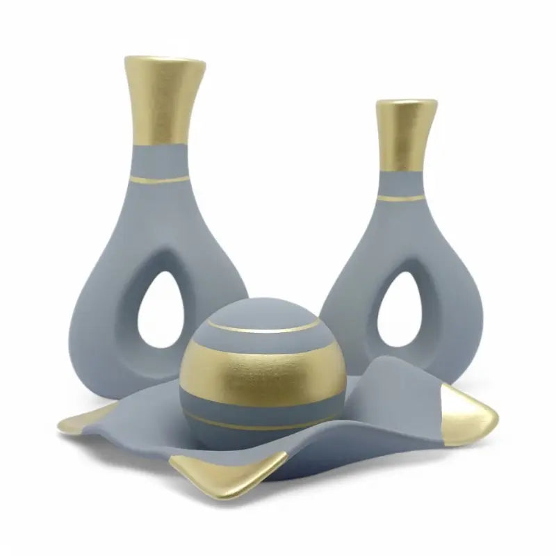 Conjunto com 2 Vasos Decorativos + Bandeja com Esfera – Charme e Estilo para seu Ambiente